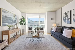 Photo #1: 424062422 Listing