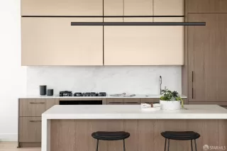 Photo #4: 424062694 Listing