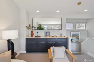 Photo #6: 424062885 Listing