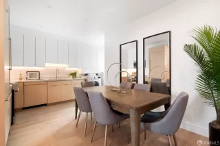 Photo #5: 424062960 Listing