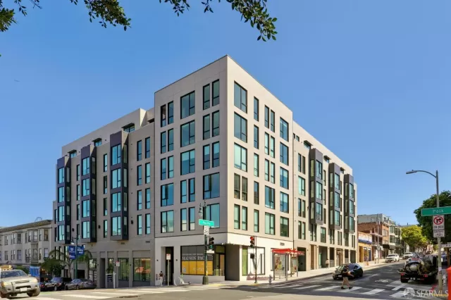 MLS: 424062976 Condo For Sale