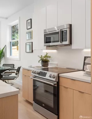 Photo #6: 424062998 Listing