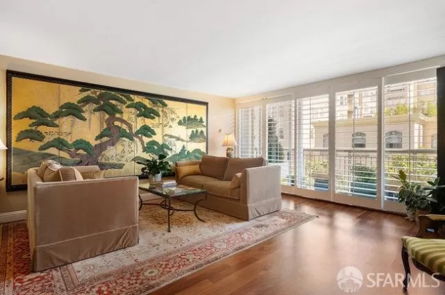 MLS: 424063802 Condo For Sale