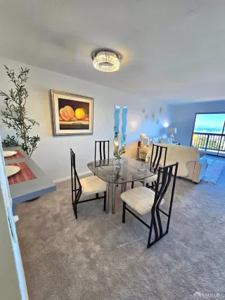 Photo #4: 424063815 Listing 