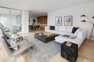 Photo #5: 424063861 Listing