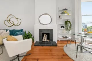 Photo #3: 424063912 Listing