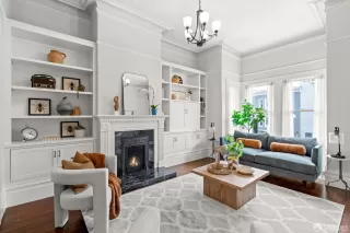 Photo #5: 424064654 Listing