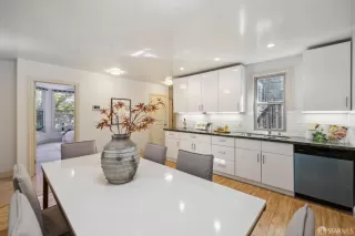 Photo #6: 424064835 Listing