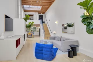 Photo #3: 424065674 Listing