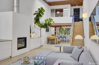 Photo #4: 424065674 Listing