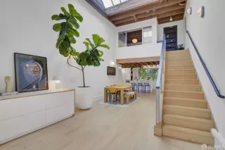 Photo #5: 424065674 Listing