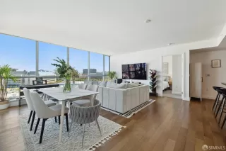 Photo #2: 424065695 Listing