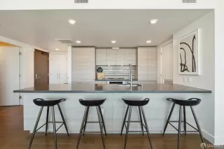 Photo #6: 424065695 Listing