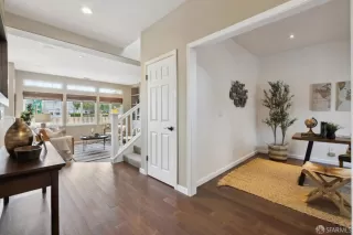 Photo #3: 424065758 Listing