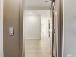 Photo #5: 424065794 Listing