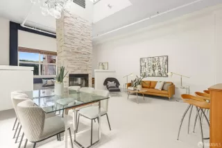 Photo #3: 424065940 Listing 