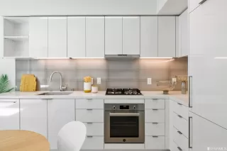 Photo #3: 424066526 Listing