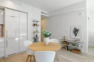 Photo #5: 424066526 Listing