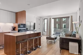 Photo #1: 424066675 Listing