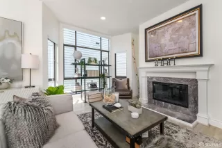 Photo #4: 424066870 Listing