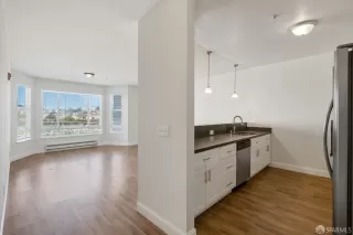 Photo #2: 424066907 Listing