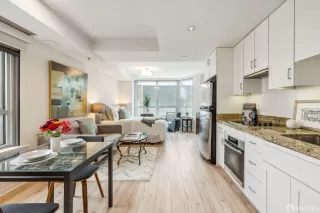 Photo #1: 424067159 Listing