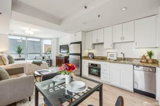 Photo #2: 424067159 Listing