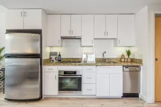 Photo #3: 424067159 Listing