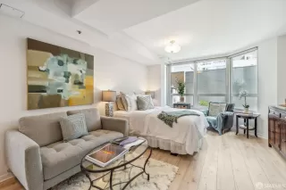 Photo #6: 424067159 Listing