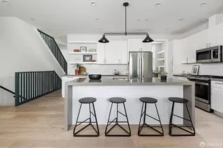 Photo #1: 424067296 Listing 