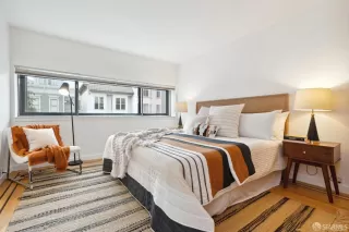 Photo #6: 424067319 Listing