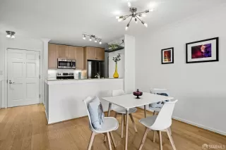 Photo #6: 424067721 Listing