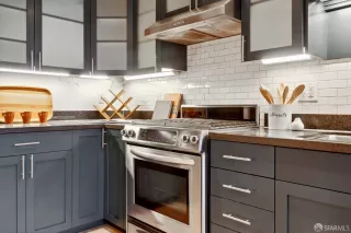 Photo #3: 424067806 Listing