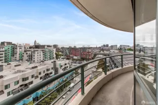 Photo #3: 424067835 Listing