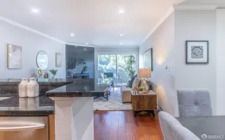 Photo #5: 424068141 Listing