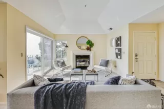 Photo #4: 424068342 Listing 