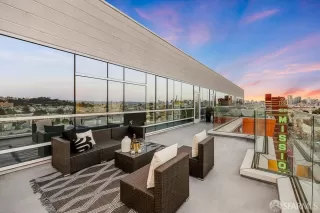 Photo #3: 424068410 Listing