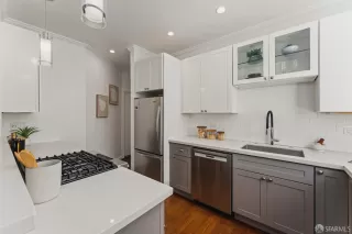 Photo #4: 424068610 Listing