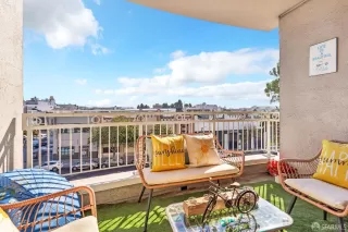 Photo #1: 424068839 Listing 