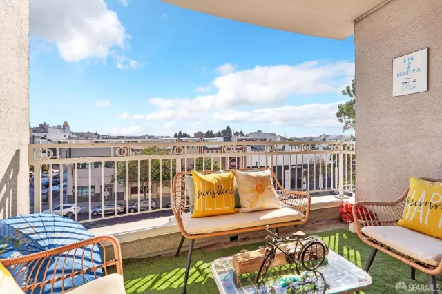 MLS: 424068839 Condo For Sale