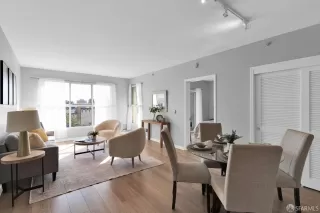 Photo #6: 424068839 Listing 