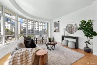 Photo #2: 424069477 Listing