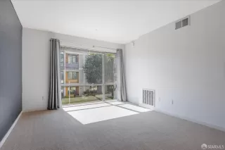 Photo #6: 424069698 Listing