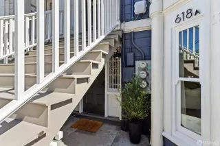 Photo #4: 424069908 Listing