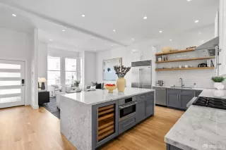 Photo #5: 424069938 Listing