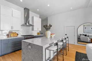 Photo #6: 424069938 Listing