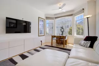 Photo #3: 424070005 Listing