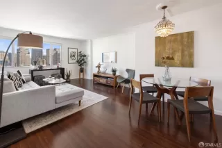 Photo #2: 424070333 Listing