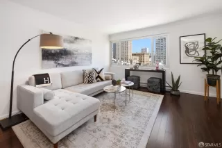 Photo #6: 424070333 Listing