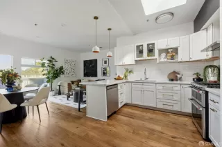 Photo #3: 424070499 Listing